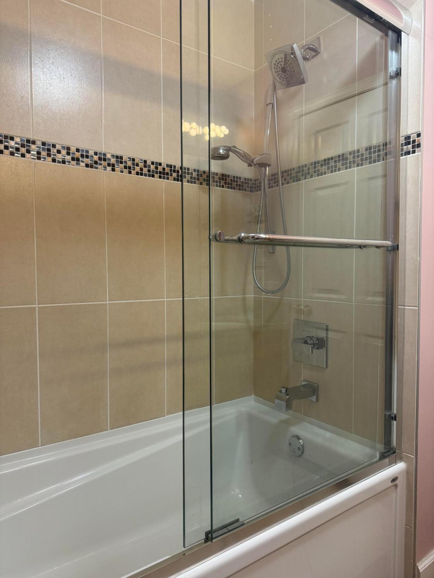 Comfortable Guest Home Near Downtown Vancouver & Sights & Stores Zewnętrze zdjęcie